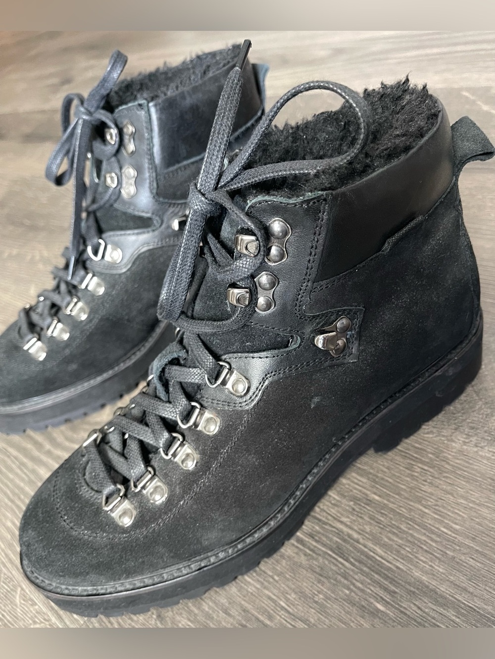 UO Urban Outfitters Womenβs 8 Hiking Boots